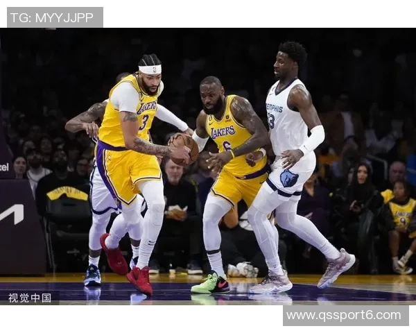 吉莱斯皮半场表现出色三分球命中率高达57贡献12分1助攻1封盖