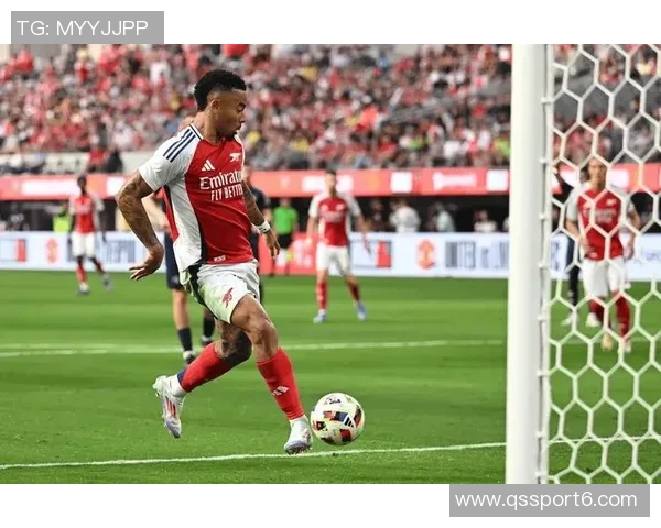 霍伊伦客场大放异彩两射一传助球队领跑小组赛喜悦无比