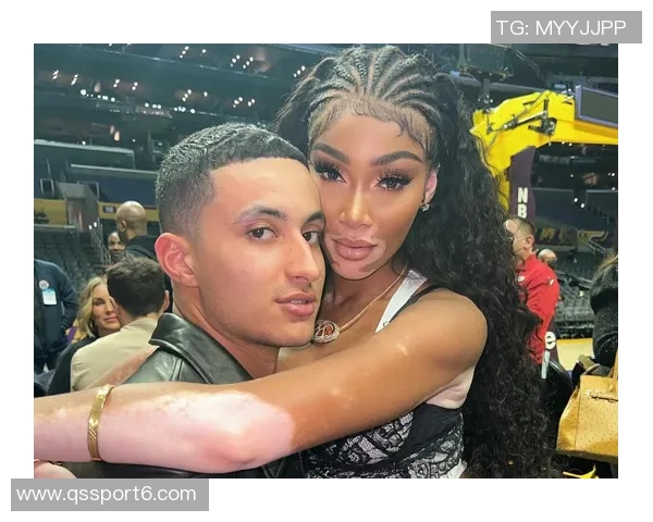 库兹马的超模女友分享观赛美照与对的人甜蜜恋爱令人羡慕 库兹马的超模女友分享观赛美照与对的人甜蜜恋爱令人羡慕